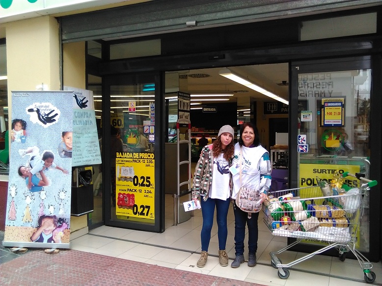 Colaboración del alumnado en la recogida de alimientos no perecederos a favor de la escuela infantil Antonio Casado y el comedor social el Campo de Oropolí.