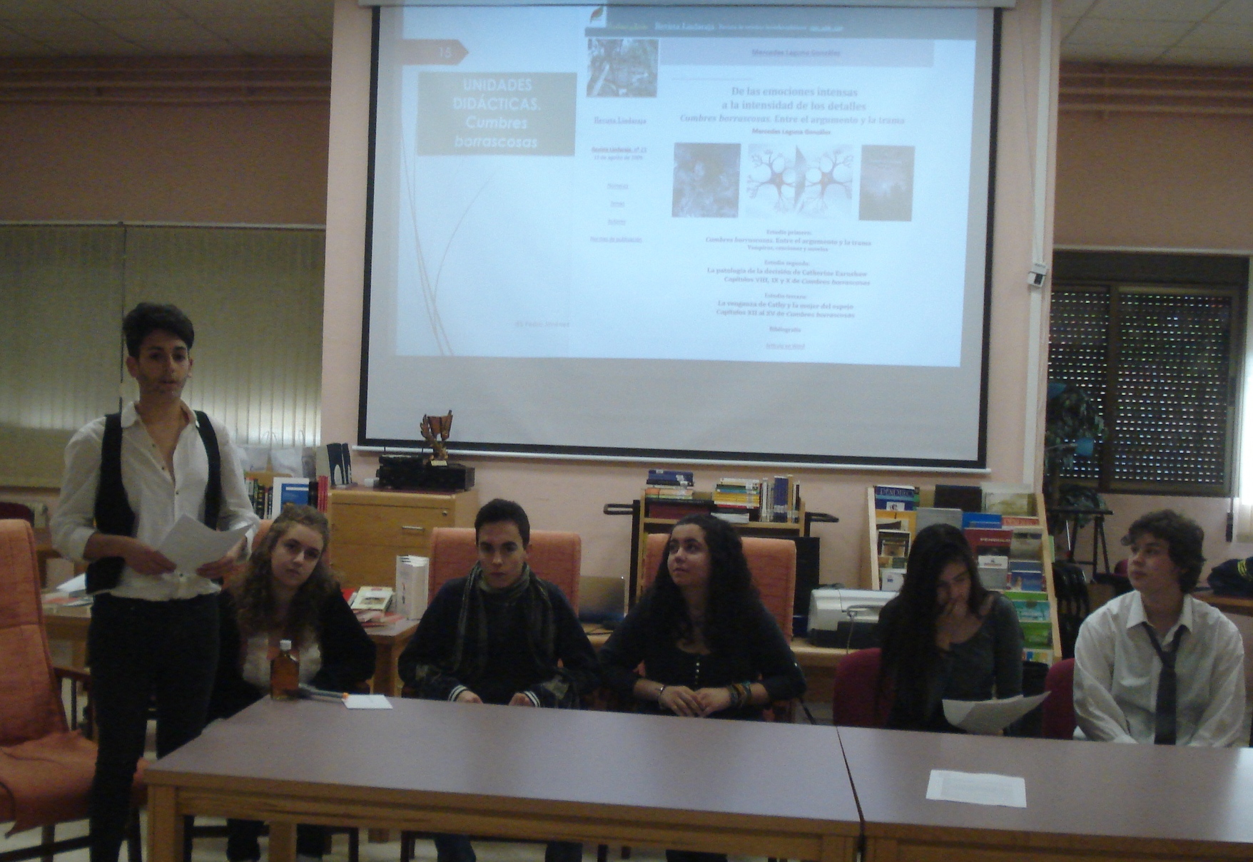 Los alumnos de 1º de Bachillerato en la Facultad de Ciencias de la Educación